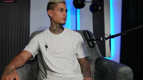 Agustin online show from 12.17.24