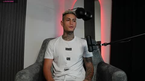 Agustin online show from 12.21.24