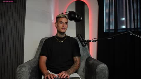 Agustin online show from 12.23.24