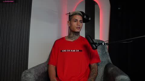 Agustin online show from 12.24.24