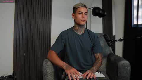 Agustin online show from 12.30.24