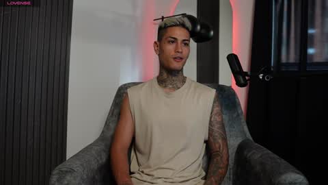 Agustin online show from 01.04.25