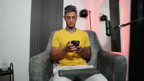 Agustin online show from 02.12.25