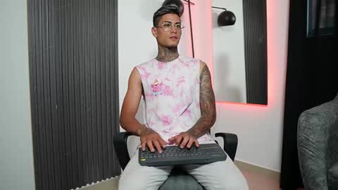 Agustin online show from 02.25.25