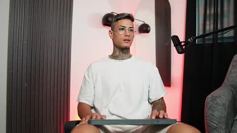 Agustin online show from 03.05.25