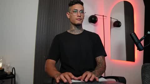 Agustin online show from 03.12.25