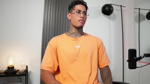 Agustin online show from 09.10.25