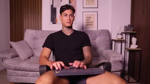 Agustin online show from 10.02.25