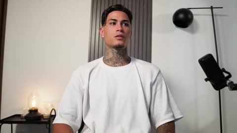 Agustin online show from 10.08.25