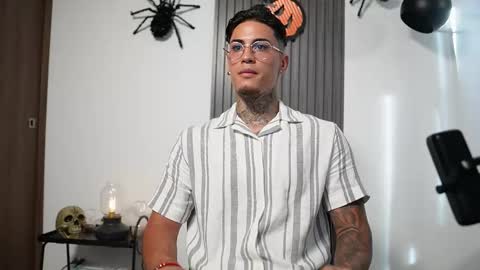 Agustin online show from 10.31.25