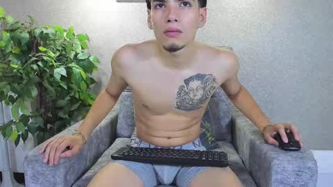 axel  online show from 11.14.25