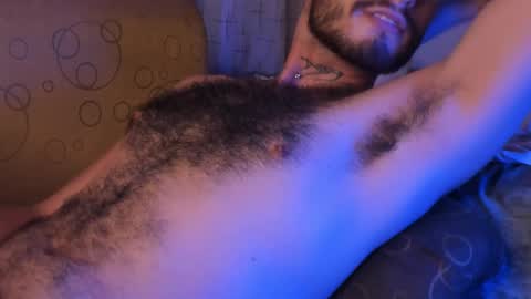Snapshot of axelg_rose chatting on 01.26.25    online show from 01.26.25