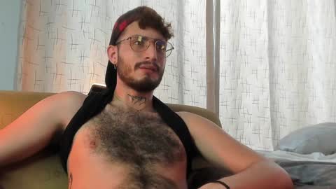 Snapshot of axelg_rose chatting on 02.03.25    online show from 02.03.25