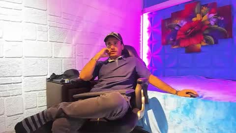 Snapshot of axell_cross2 chatting on 10.04.25 Axell Cross2 online show from 10.04.25