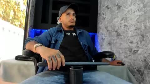 Snapshot of axell_cross2 chatting on 10.25.25 Axell Cross2 online show from 10.25.25