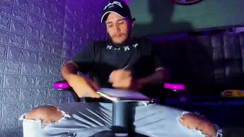 Axell Cross2 online show from 12.18.25