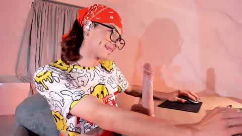 Snapshot of axellcollins chatting on 02.11.25 im your little femboy  ALEX   online show from 02.11.25