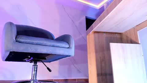 Snapshot of axellcollins chatting on 02.19.25 im your little femboy  ALEX   online show from 02.19.25