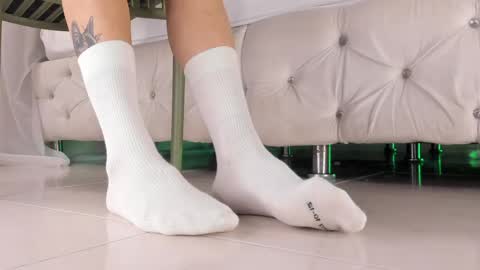 im your little femboy  ALEX   online show from 04.18.26