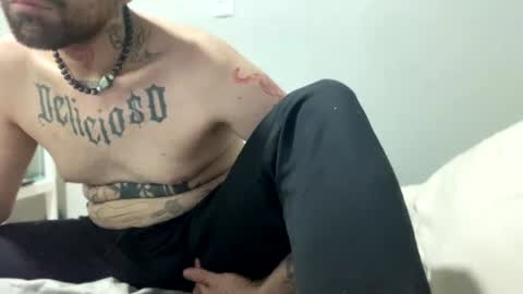 Snapshot of axelpadilla98 chatting on 06.16.26 deliciosodemente online show from 06.16.26