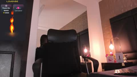 Axel Thompsom online show from 10.03.25