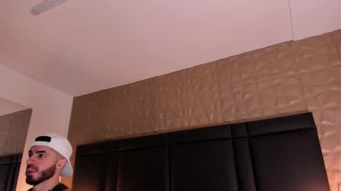 Axel Thompsom online show from 10.10.25