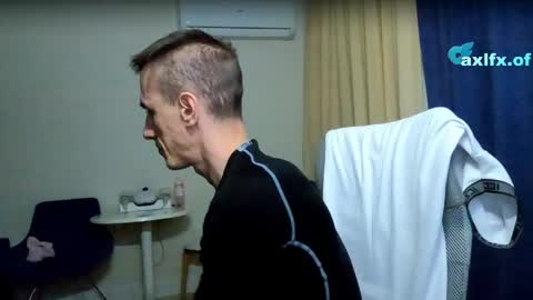 Axl online show from 04.08.26