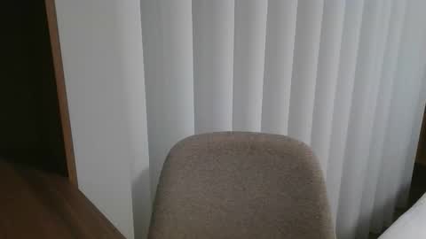 Snapshot of axuepetitt chatting on 04.04.26 axue online show from 04.04.26