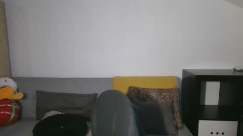 Snapshot of axuepetitt chatting on 04.25.26 axue online show from 04.25.26