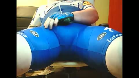 axversahot online show from 02.18.26