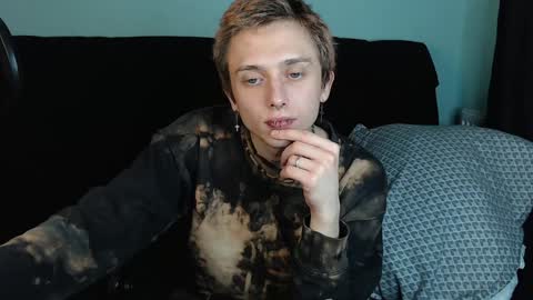 Snapshot of axxxturel chatting on 12.04.24 Ian skinny Slawa online show from 12.04.24