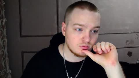 Snapshot of axxxturel chatting on 12.08.24 Ian skinny Slawa online show from 12.08.24