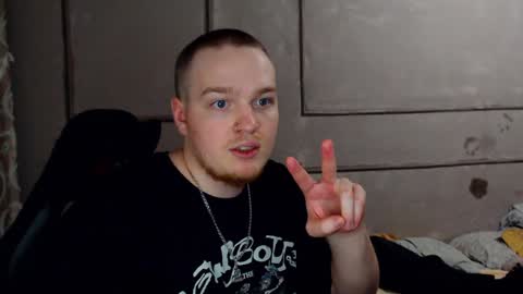 Snapshot of axxxturel chatting on 12.08.24 Ian skinny Slawa online show from 12.08.24