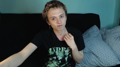 Snapshot of axxxturel chatting on 12.11.24 Ian skinny Slawa online show from 12.11.24