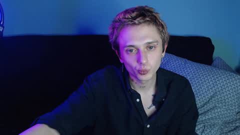 Snapshot of axxxturel chatting on 12.12.24 Ian skinny Slawa online show from 12.12.24