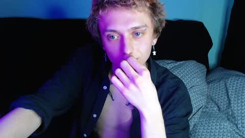 Snapshot of axxxturel chatting on 12.28.24 Ian skinny Slawa online show from 12.28.24