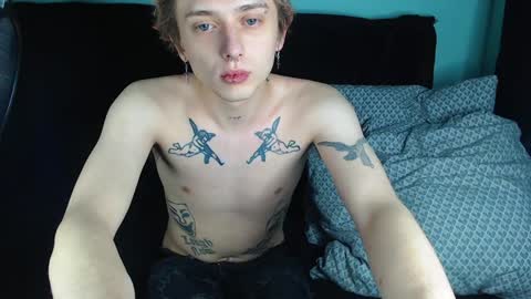 Snapshot of axxxturel chatting on 12.31.24 Ian skinny Slawa online show from 12.31.24