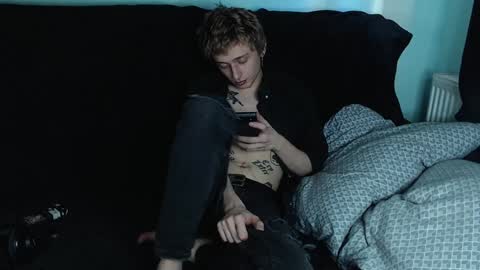 Snapshot of axxxturel chatting on 01.02.25 Ian skinny Slawa online show from 01.02.25