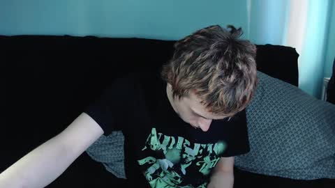 Snapshot of axxxturel chatting on 01.09.25 Ian skinny Slawa online show from 01.09.25