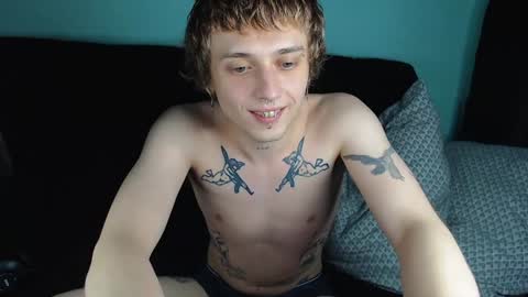 Snapshot of axxxturel chatting on 01.29.25 Ian skinny Slawa online show from 01.29.25