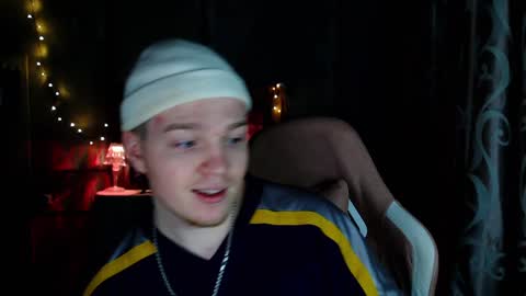 Snapshot of axxxturel chatting on 02.07.25 Ian skinny Slawa online show from 02.07.25