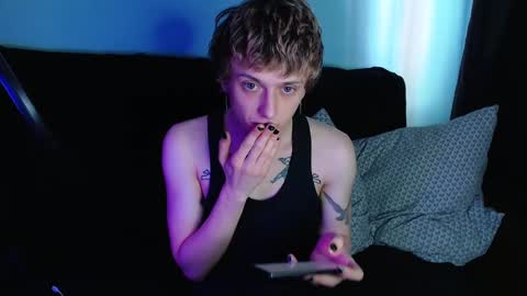 Snapshot of axxxturel chatting on 02.21.25 Ian skinny Slawa online show from 02.21.25