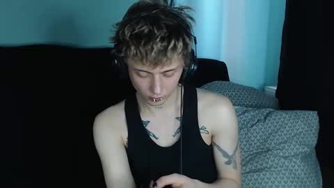 Snapshot of axxxturel chatting on 02.26.25 Ian skinny Slawa online show from 02.26.25