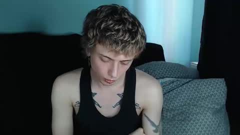 Snapshot of axxxturel chatting on 02.26.25 Ian skinny Slawa online show from 02.26.25
