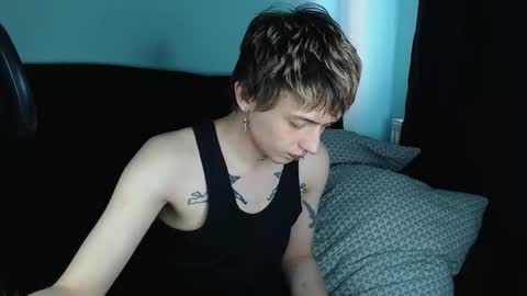 Snapshot of axxxturel chatting on 02.27.25 Ian skinny Slawa online show from 02.27.25