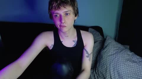 Snapshot of axxxturel chatting on 03.05.25 Ian skinny Slawa online show from 03.05.25