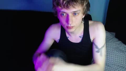 Snapshot of axxxturel chatting on 03.05.25 Ian skinny Slawa online show from 03.05.25
