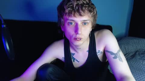 Snapshot of axxxturel chatting on 03.12.25 Ian skinny Slawa online show from 03.12.25