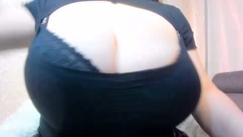 Snapshot of aya_moon chatting on 02.04.25 Aya Moon online show from 02.04.25