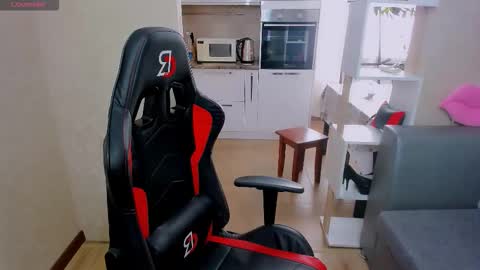 Snapshot of aya_moon chatting on 09.19.25 Aya Moon online show from 09.19.25